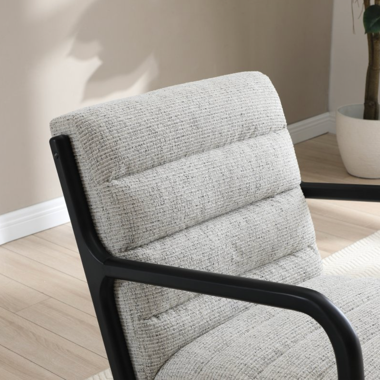 Retro Chair Natural with black frame