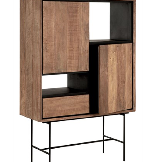 teakwood cabin et open storage