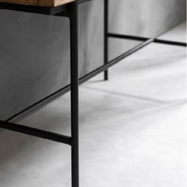 teakwood cabin et open storage