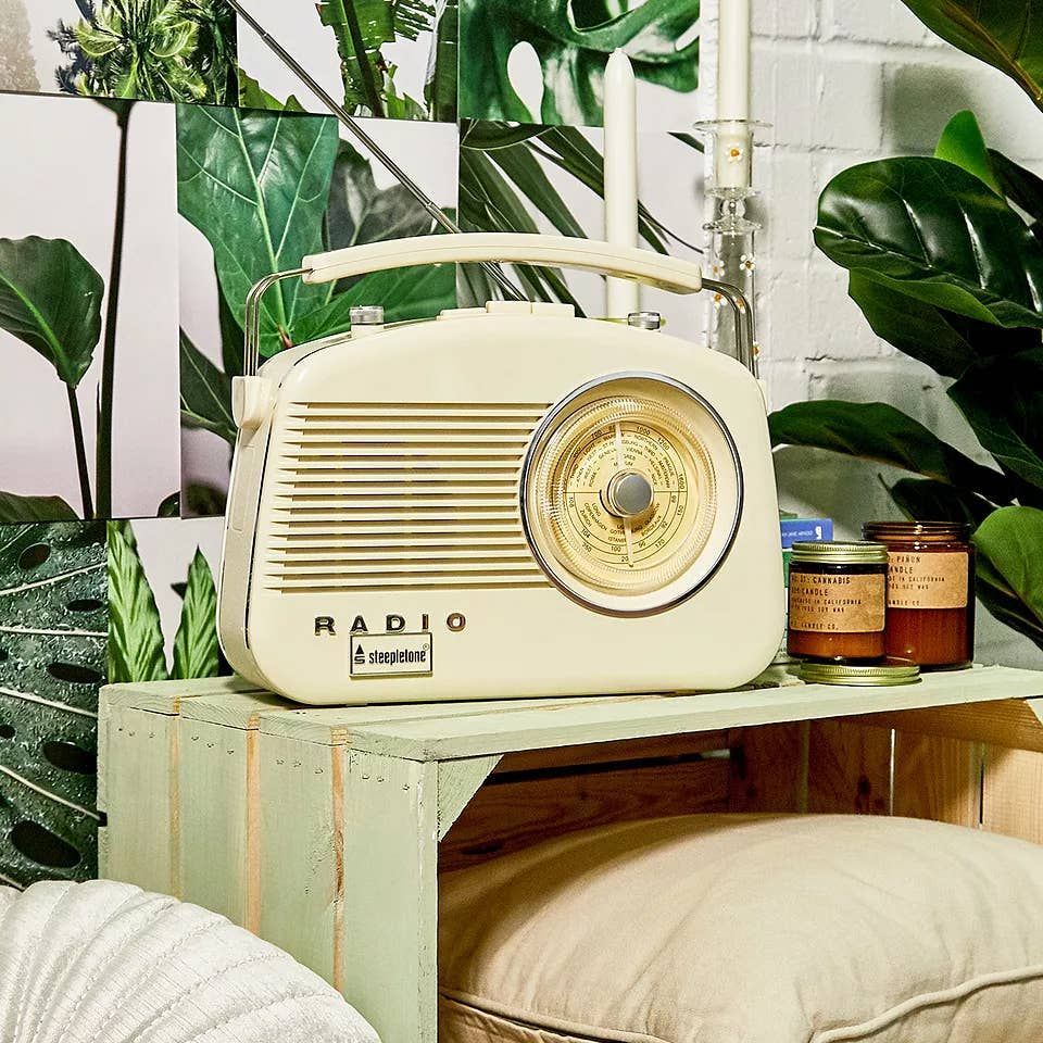 Classic Vintage Style  Brighton FM/MW/LW Radio & BLUETOOTH