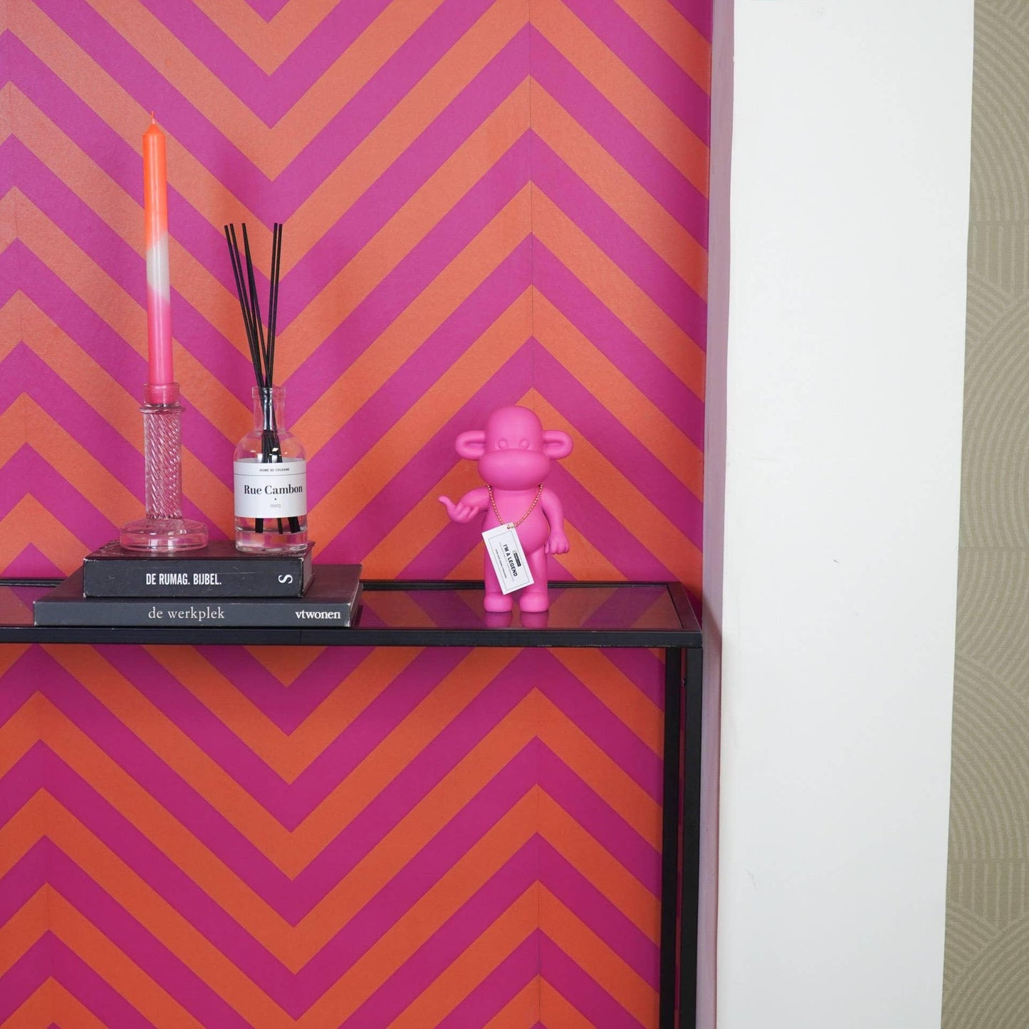 Hang Loose Monkey Figurine 'The Legend'