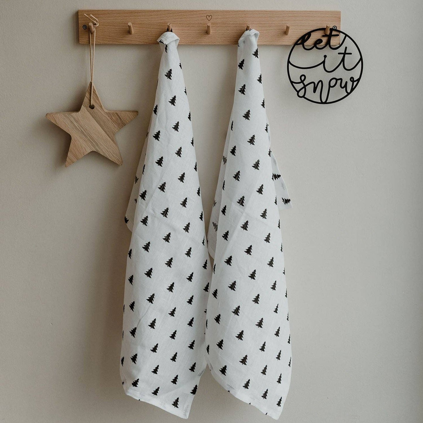 Xmas Linen tea towels fir in a set of 2