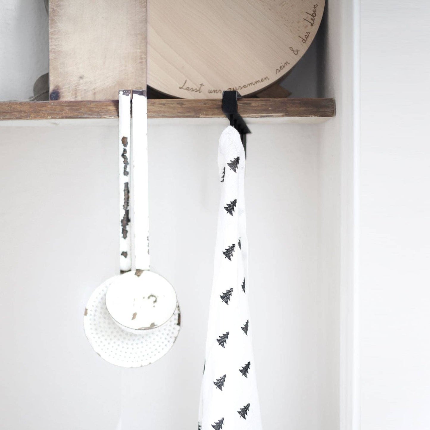 Xmas Linen tea towels fir in a set of 2