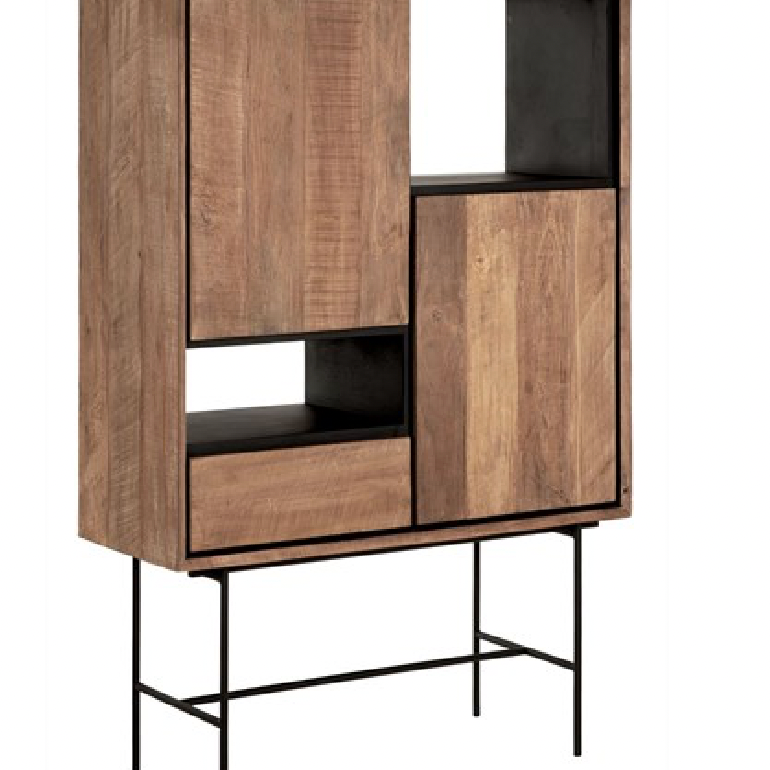 teakwood cabin et open storage