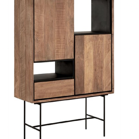 teakwood cabin et open storage