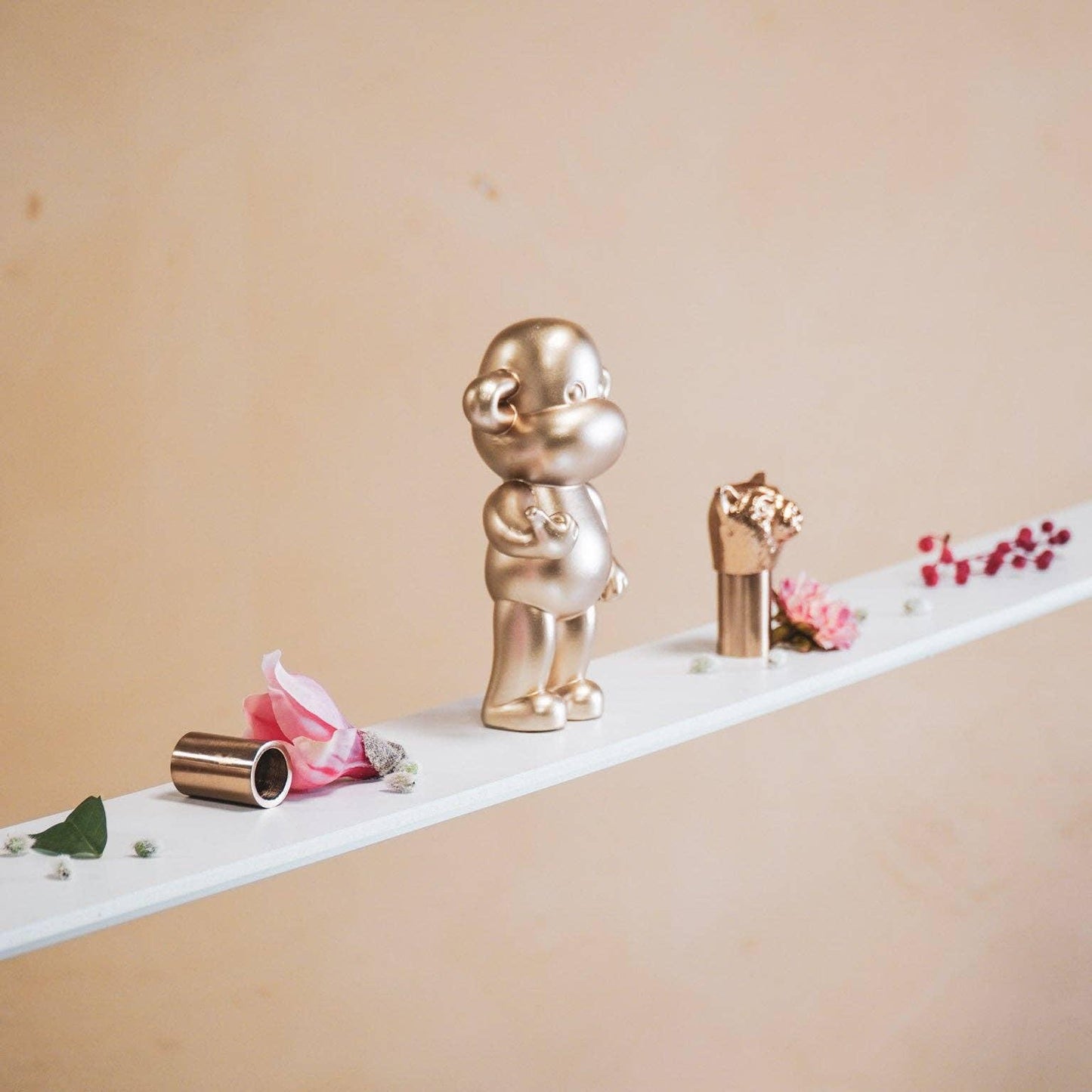 Hang Loose Monkey  'The Legend'  Gold - 11x7x19cm