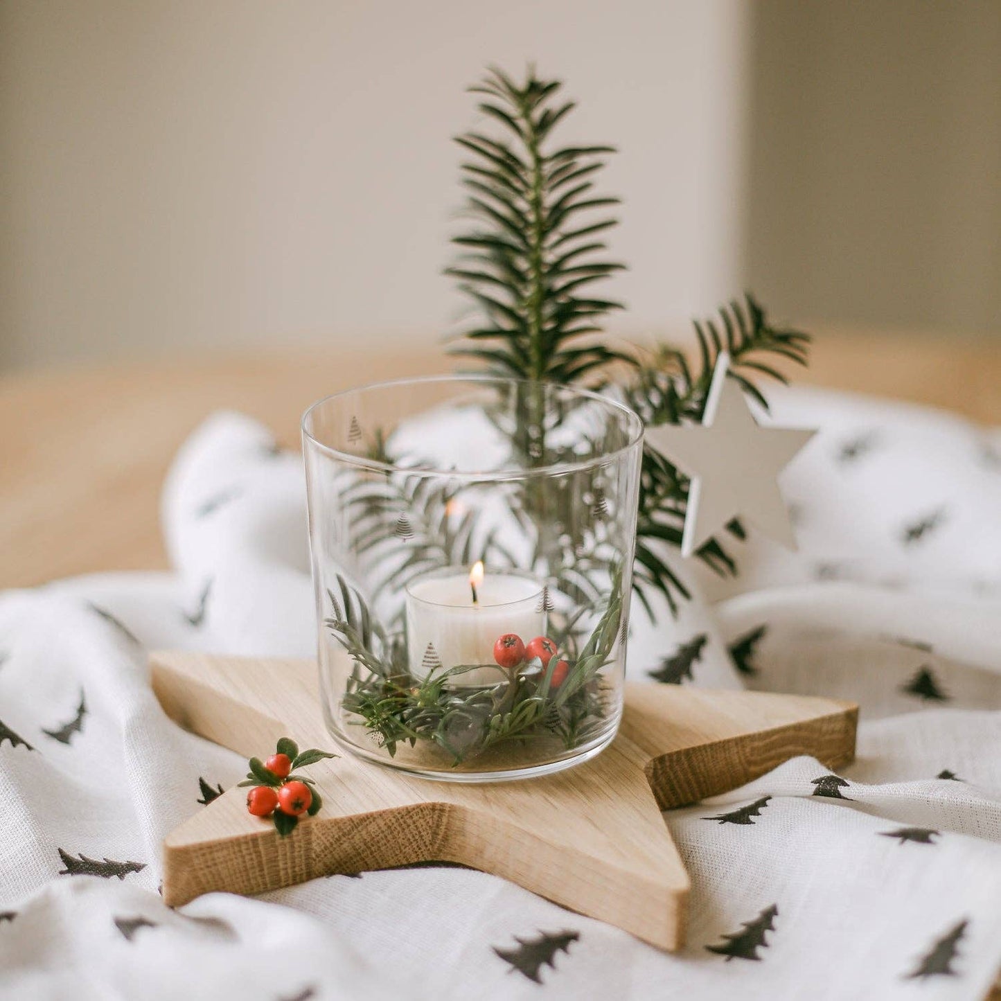 Oak Card stand star 20cm